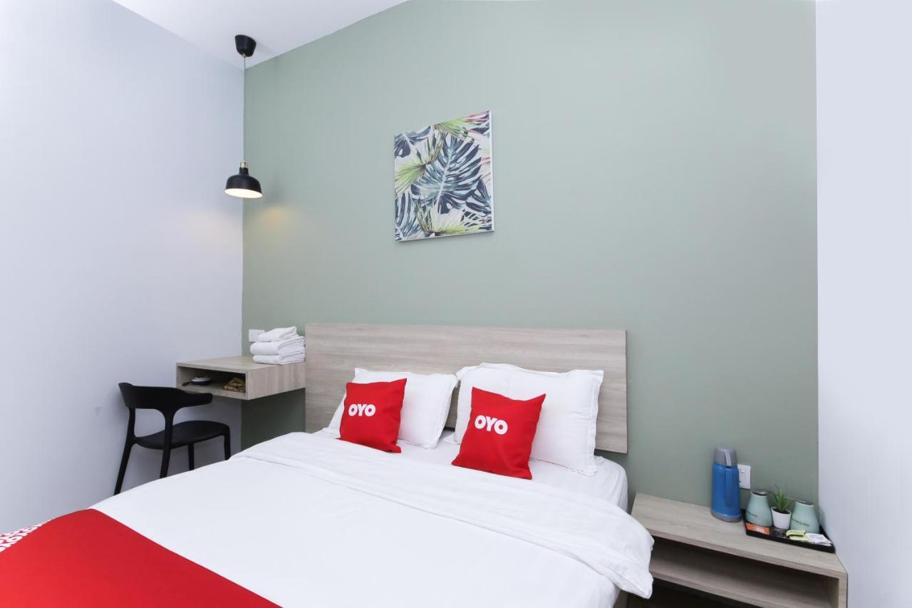 Oyo 90399 Green Home Hotel Syariah セパン エクステリア 写真
